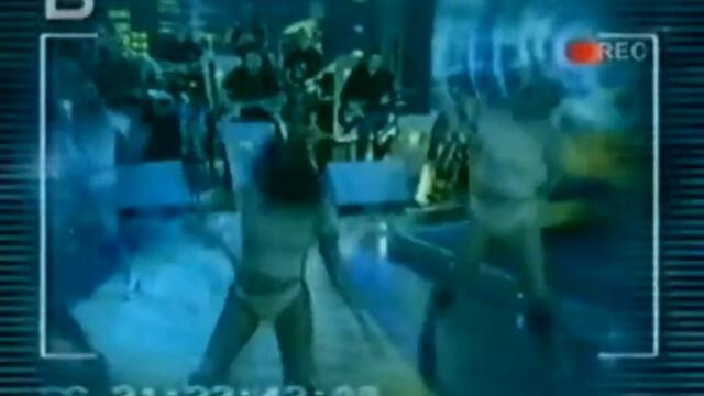t A T u - Я сошла с ума Нас не догонят Live Slavi's Show 2002 - Nas Ne Dogonyat (_Not Gonna Get Us_)