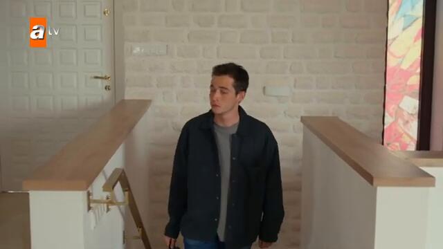 Алейна наблюдава Яман...😯 - Safir