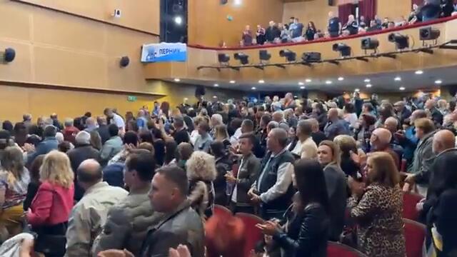 Бойко Борисов Boyko Borissov was live in Pernik.#бойкоборисов #бойко #герб