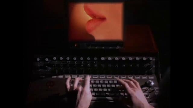 y2mate.com - Eurythmics Annie Lennox Dave Stewart  Sweet Dreams Are Made Of This Official Video_720p