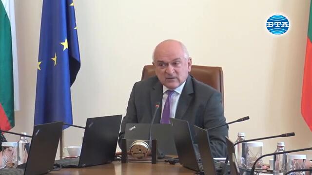 Случващото се в секционните избирателни комисии е извън правомощията на служебното правителство