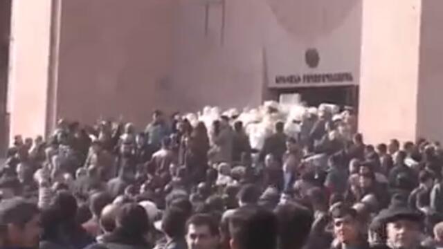 Экс-президента Армении Роберта Кочаряна принудительно доставят в суд