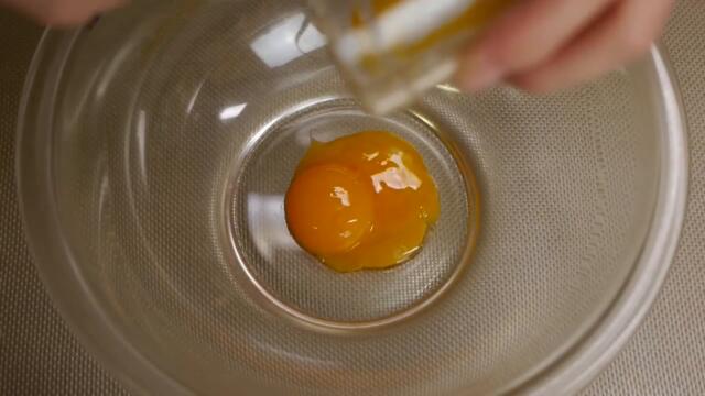 Trick Recipes  Faux Pancakes Souffle cake なんちゃってホットケーキ 冷蔵庫開けて「ホットケーキ？」「違うよん、スフレだよん」な作り置きレシピです