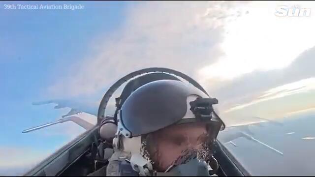 Ukrainian Su-27 fighter jet drops 1,000lb bombs on unsuspecting Russian forces