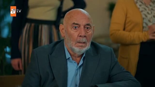 Canfeza'nın tutuklanıp televizyona çıkması evde bir gerginliğe yol açtı! - Bir Gece Masalı 21. Bölüm