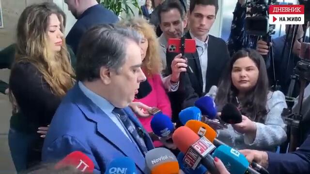 Асен Василев: Борисов се държи по темата за еврото като ученик, който не си е написал домашното