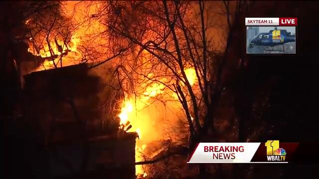 SkyTeam 11 over structure fire in Middle River