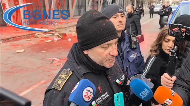 СДВР: 10 полицаи са пострадали, а шестима протестиращи са задържани след протеста на "Възраждане"