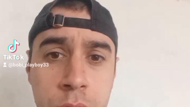 Здравейте приятели казах ви и вчера че имам само четирима приятели но пиша само със едният от тях сега