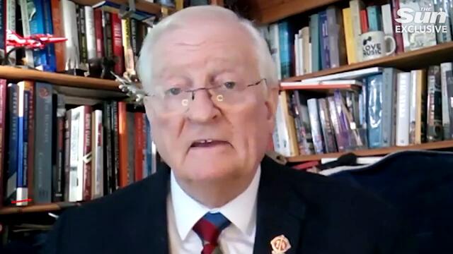 Heathrow closure to cause 10 days of global chaos, aviation expert warns