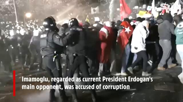 Chaos in Turkey as cops hit protesters with tear gas & rubber bullets