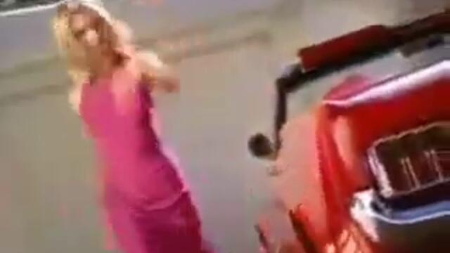 sarah michelle gellar   maybelline nail varnish 240p