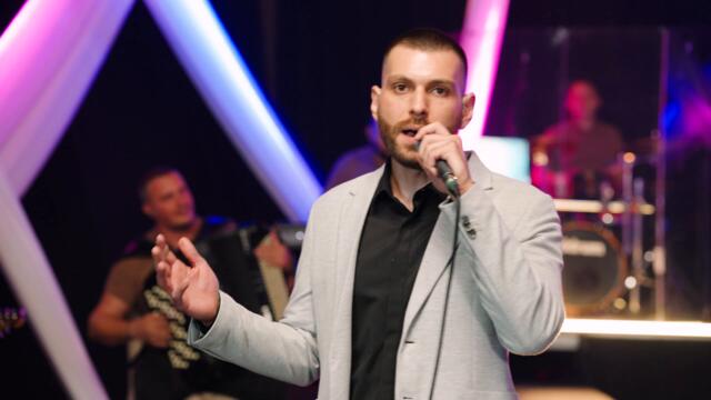 MILOŠ BUDUJKIĆ  - MOMAK VESELJAK
