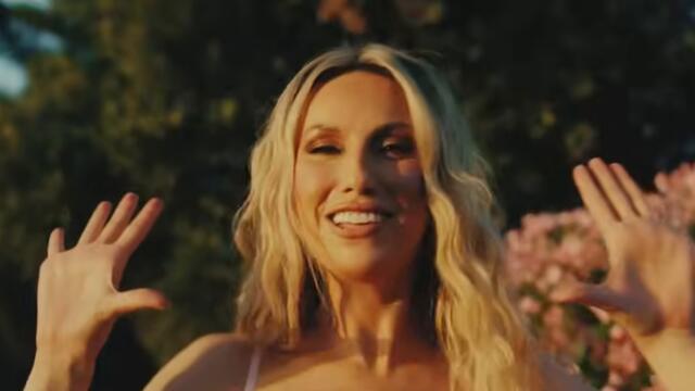 DJ MATEO & RADA MANOJLOVIC - BALKANAC (OFFICIAL VIDEO)