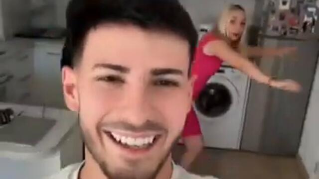 ЕМИЛИ ТРОТИНЕТКАТА