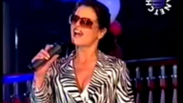 Валя - Център на внимание ( live ) - By Planetcho