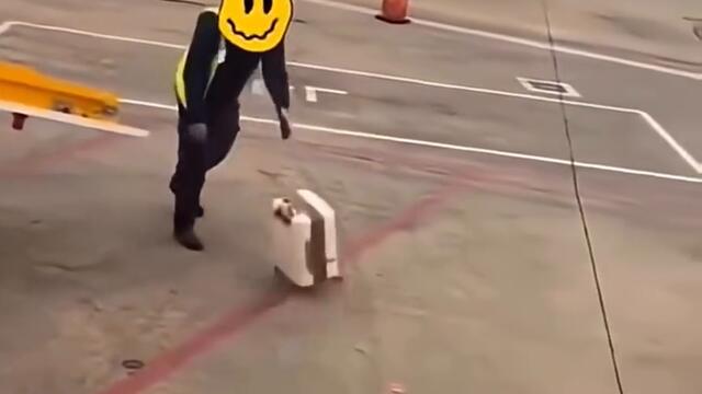 Товарене и разтоварване на личен багаж в аерогарите