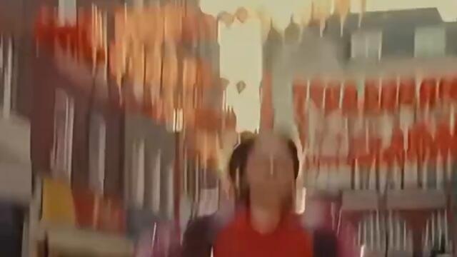 We woke up at 3am to film this visualiser for LMBL  Watch it on Youtube now if you haven't already🌅