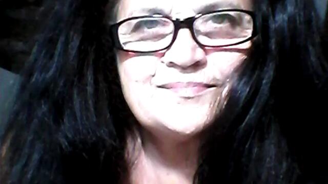 Към политиците