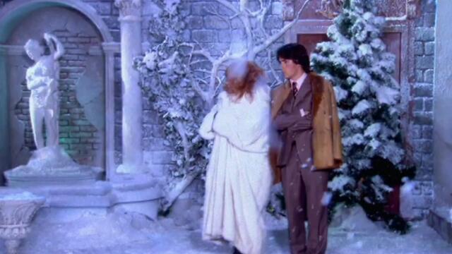 Алла Пугачёва и Максим Галкин (2004) - Холодно