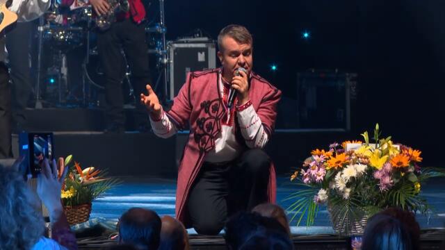 РЪКАТА НА МАМА - ИЛИЯ ЛУКОВ