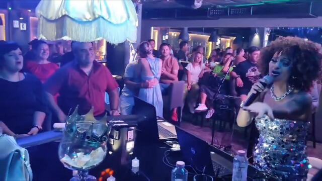 Поздрави от пиано бар The Floor в Казанлък