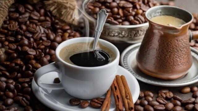 Kafu mi draga ispeci - Narodna sevdalinka / bg sub /