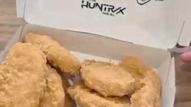 Trying the HUNTRIX Meal at McDonalds kpopdemonhunters kpop huntrix mcdonalds shorts short [get.gt]