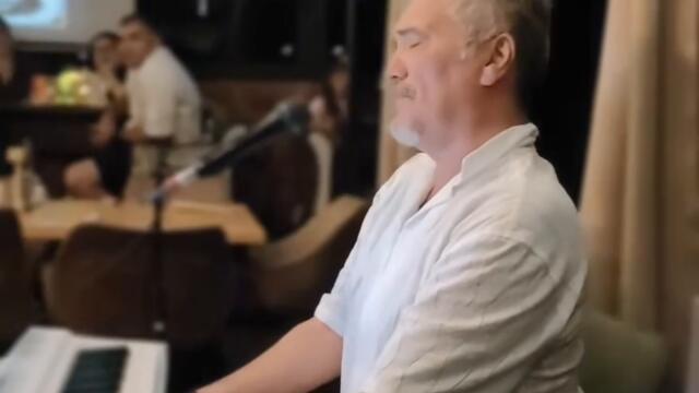 Още едно изпълнение от пиано бар "Ретро" в Шумен